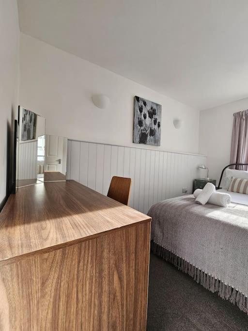 Beautiful And Bright !! Town/Harbour Apartment #1 Πενζάνς Εξωτερικό φωτογραφία